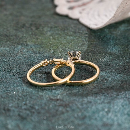 Anniversary ring gift