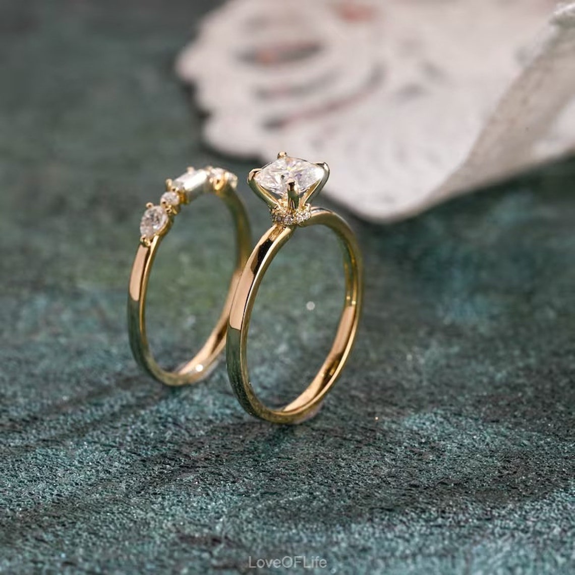 Hidden halo diamond ring