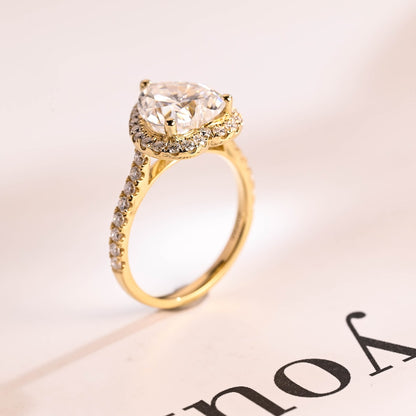 Diamond halo ring