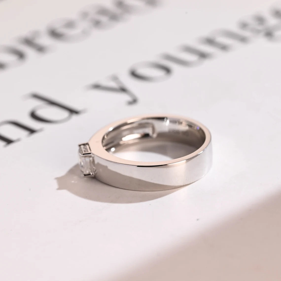 Men's moissanite ring