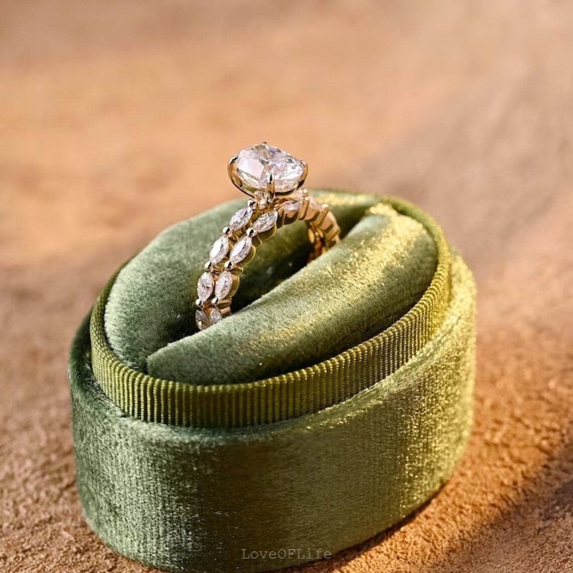 Oval cut moissanite ring