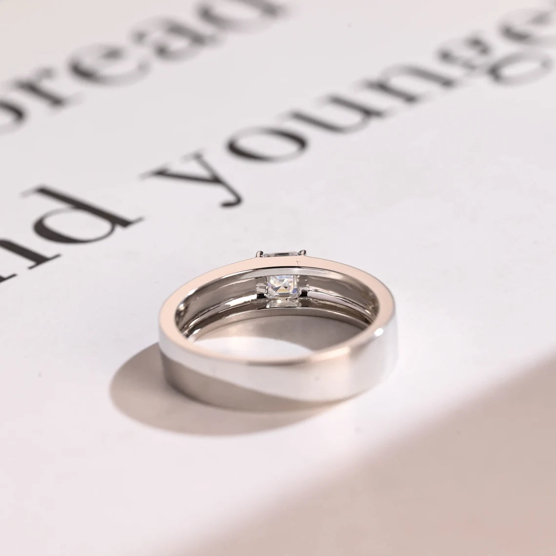 Unisex engagement band