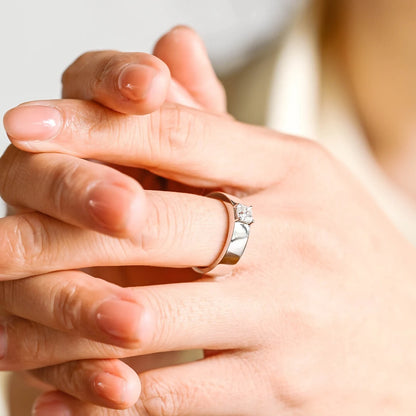 Fine jewelry engagement band