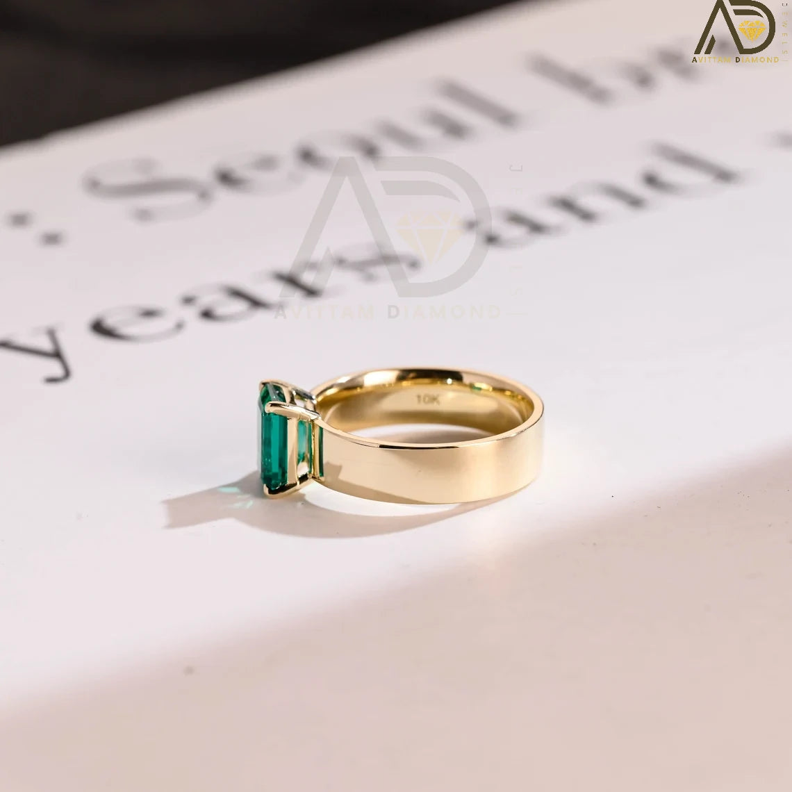 Minimalist Emerald Bridal Ring
