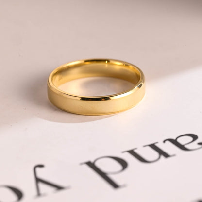 Solid gold wedding band