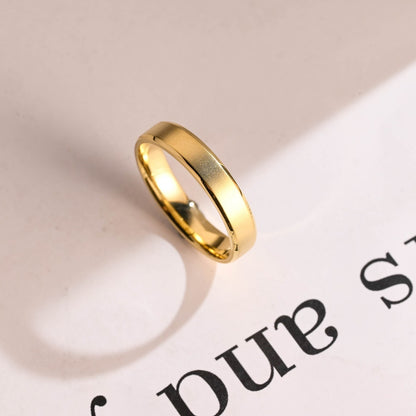 Unisex gold ring