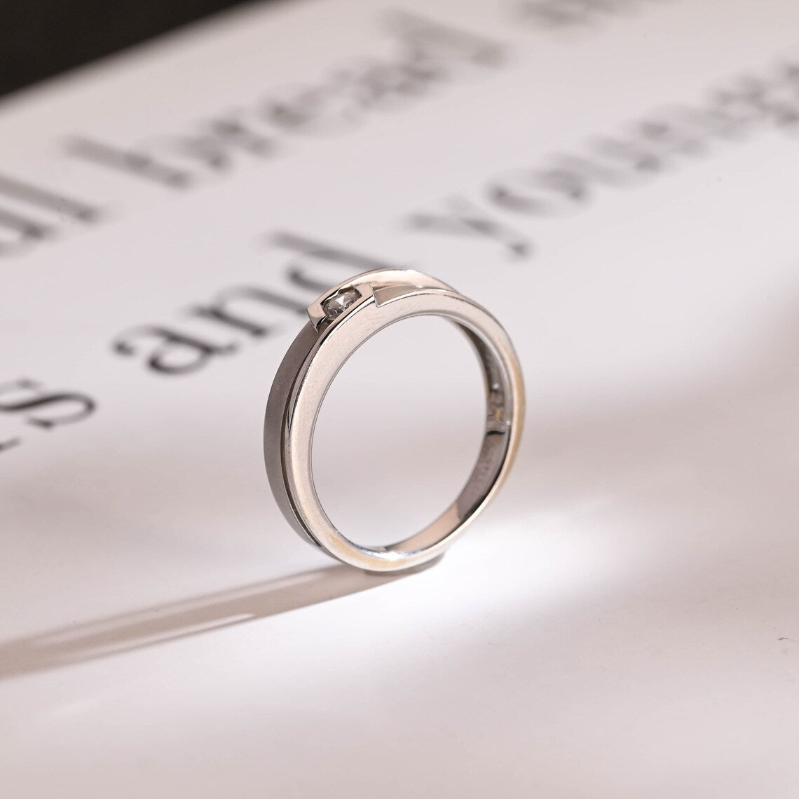 Round cut moissanite band