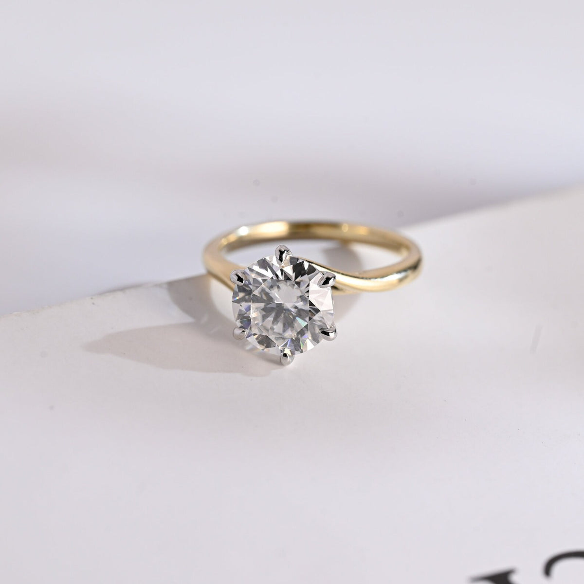 solitaire engagement ring