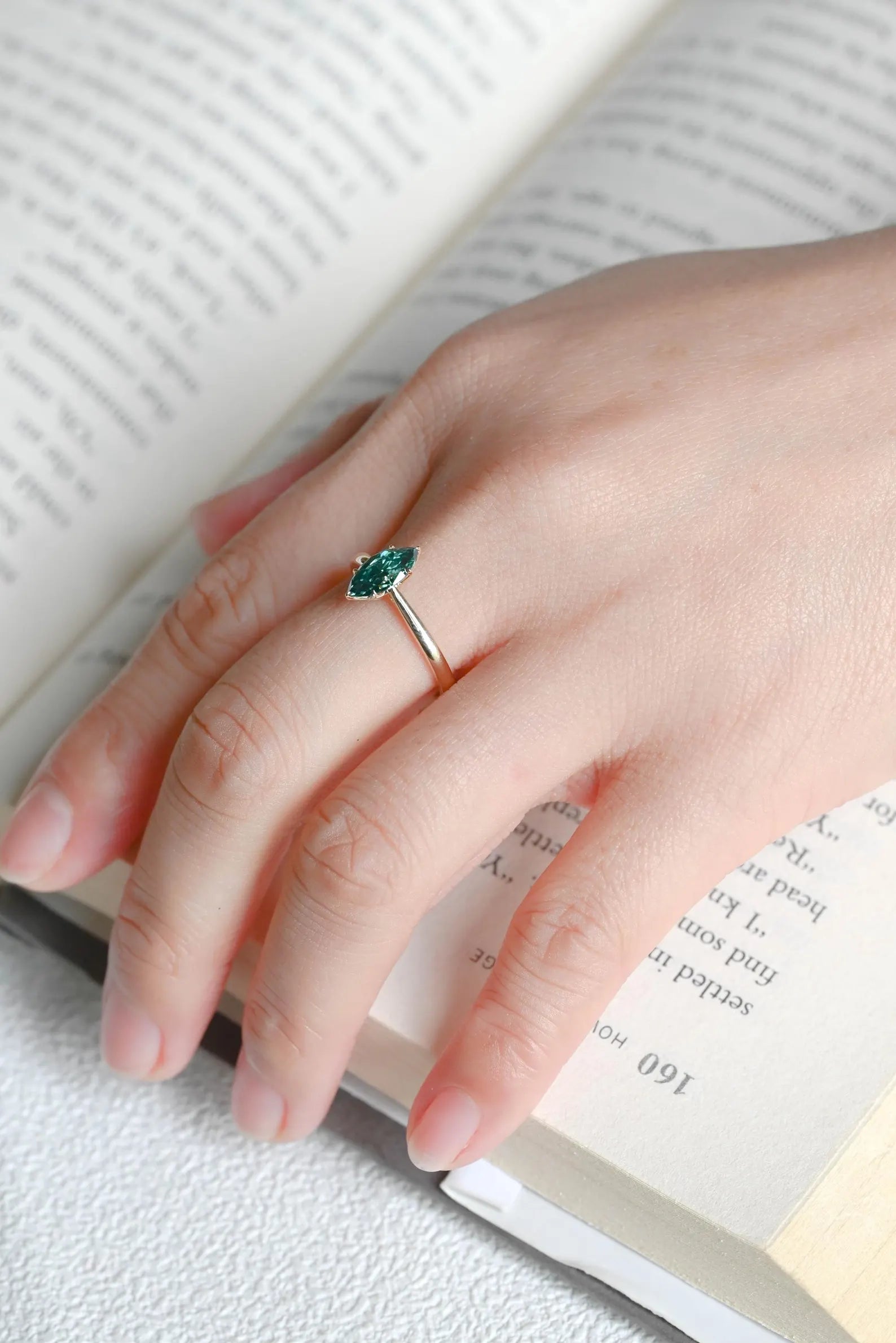 simple anniversary gift ring