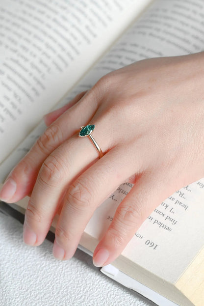 simple anniversary gift ring