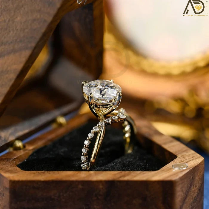 Elevate your jewelry collection with this timeless Moissanite Ring, crafted from high-quality 14K gold. Perfect as a classic anniversary gift.