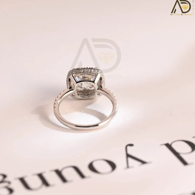 Simple Style Engagement Rings
