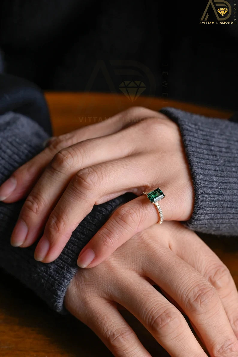 Dainty Engagement Ring for Women
Emerald Gift for Wife