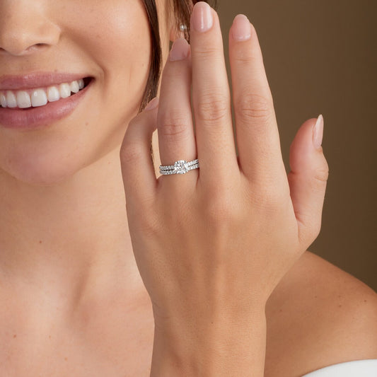 Round cut lab grown diamond