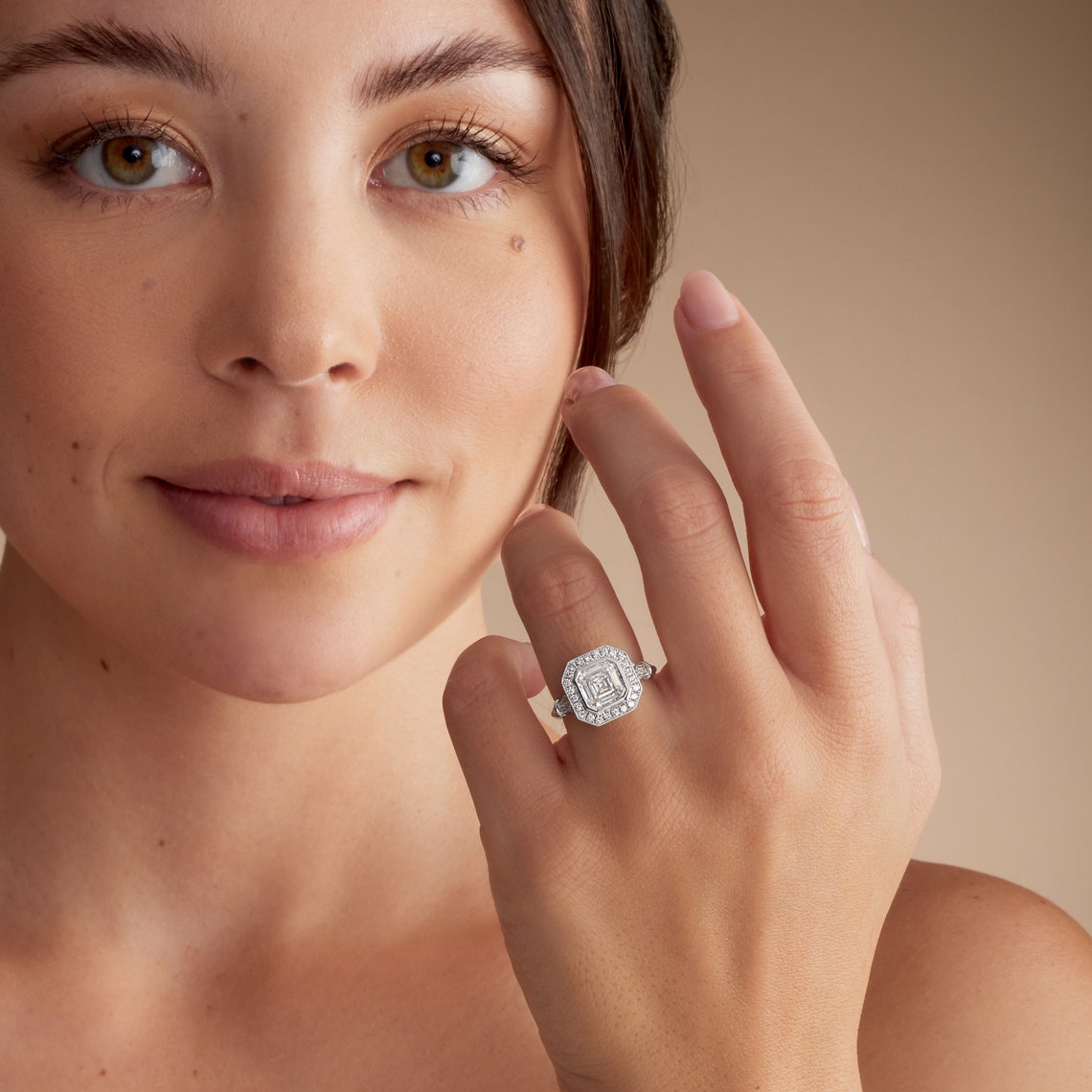 Halo diamond ring