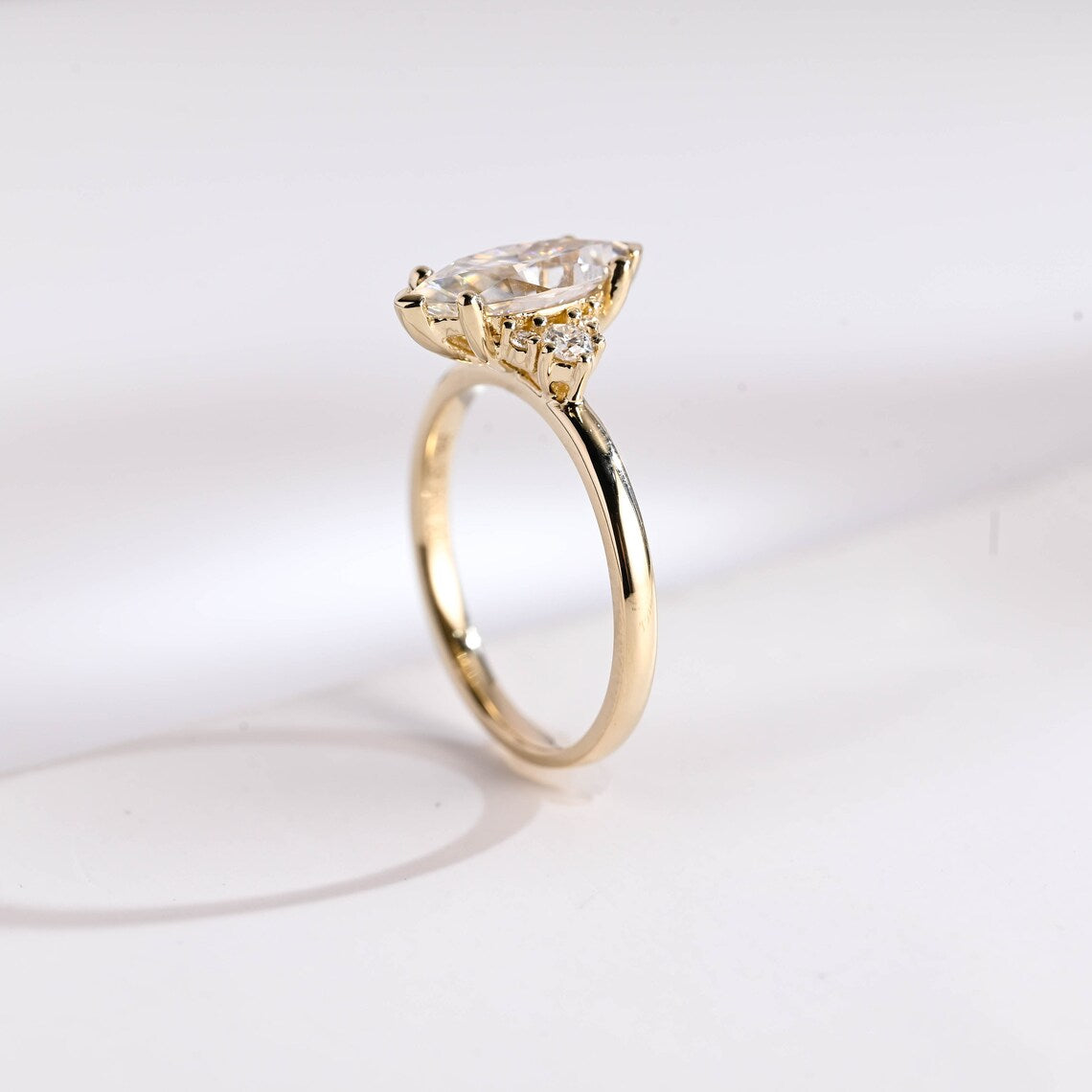 Cluster accent ring