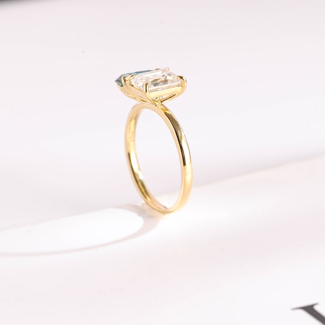 Straight shank solitaire ring