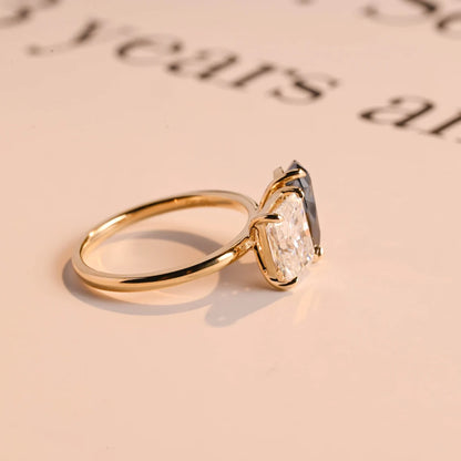 Alternative diamond ring