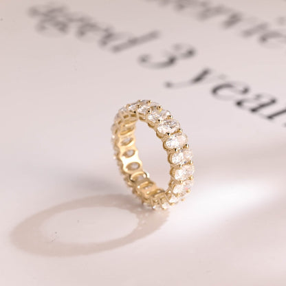 Sparkling eternity band