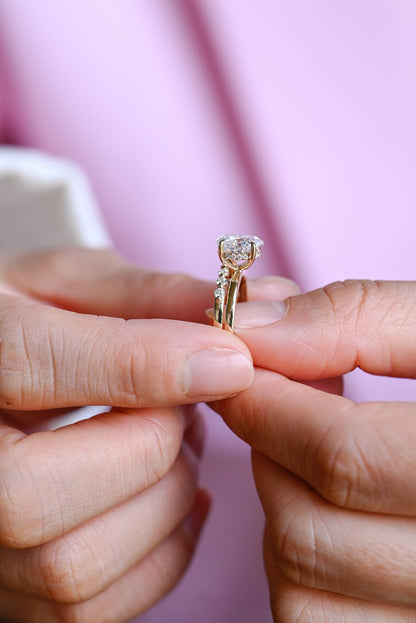 Round moissanite wedding band