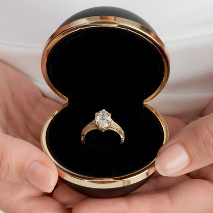 Oval cut lab grown diamond 