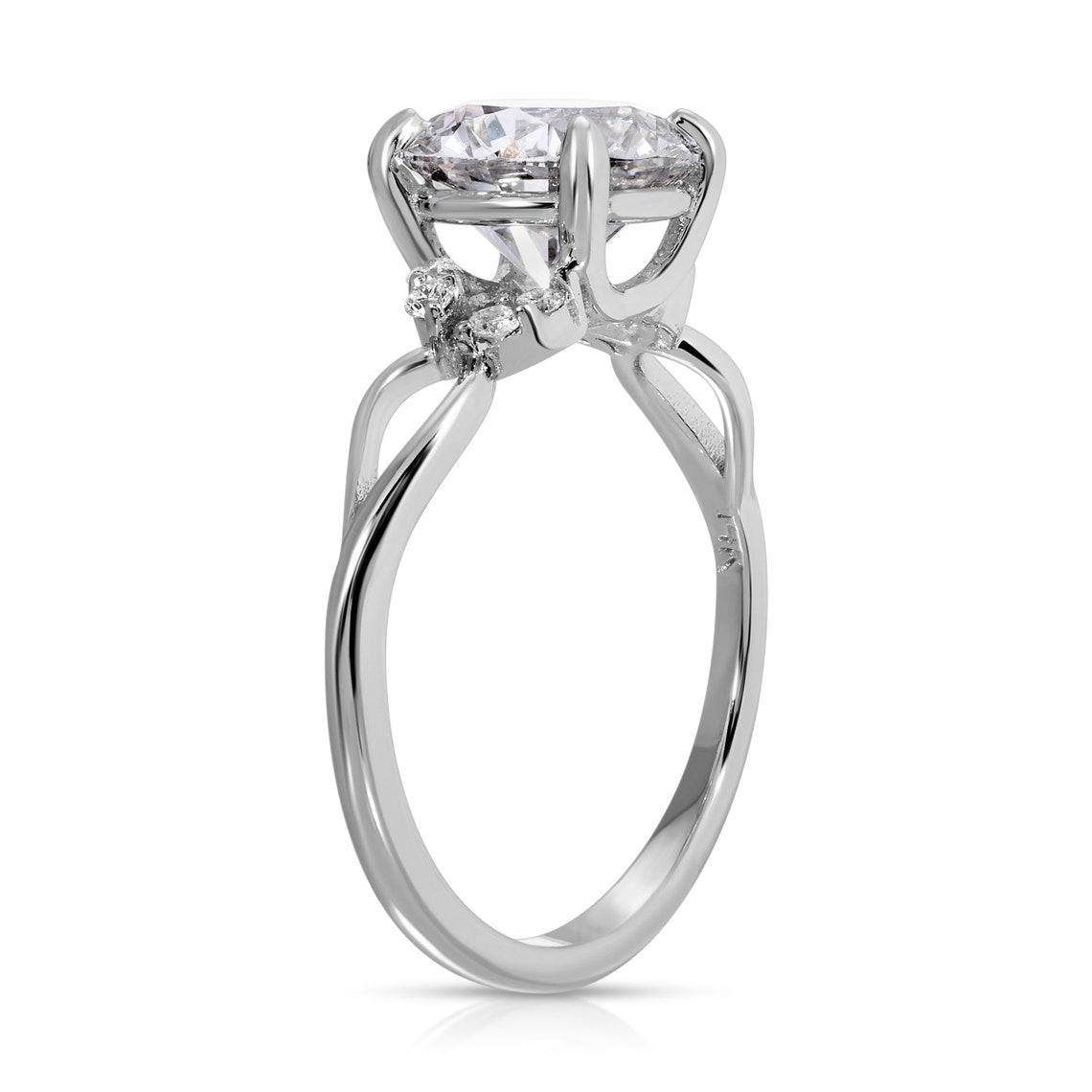 Antique style solitaire ring