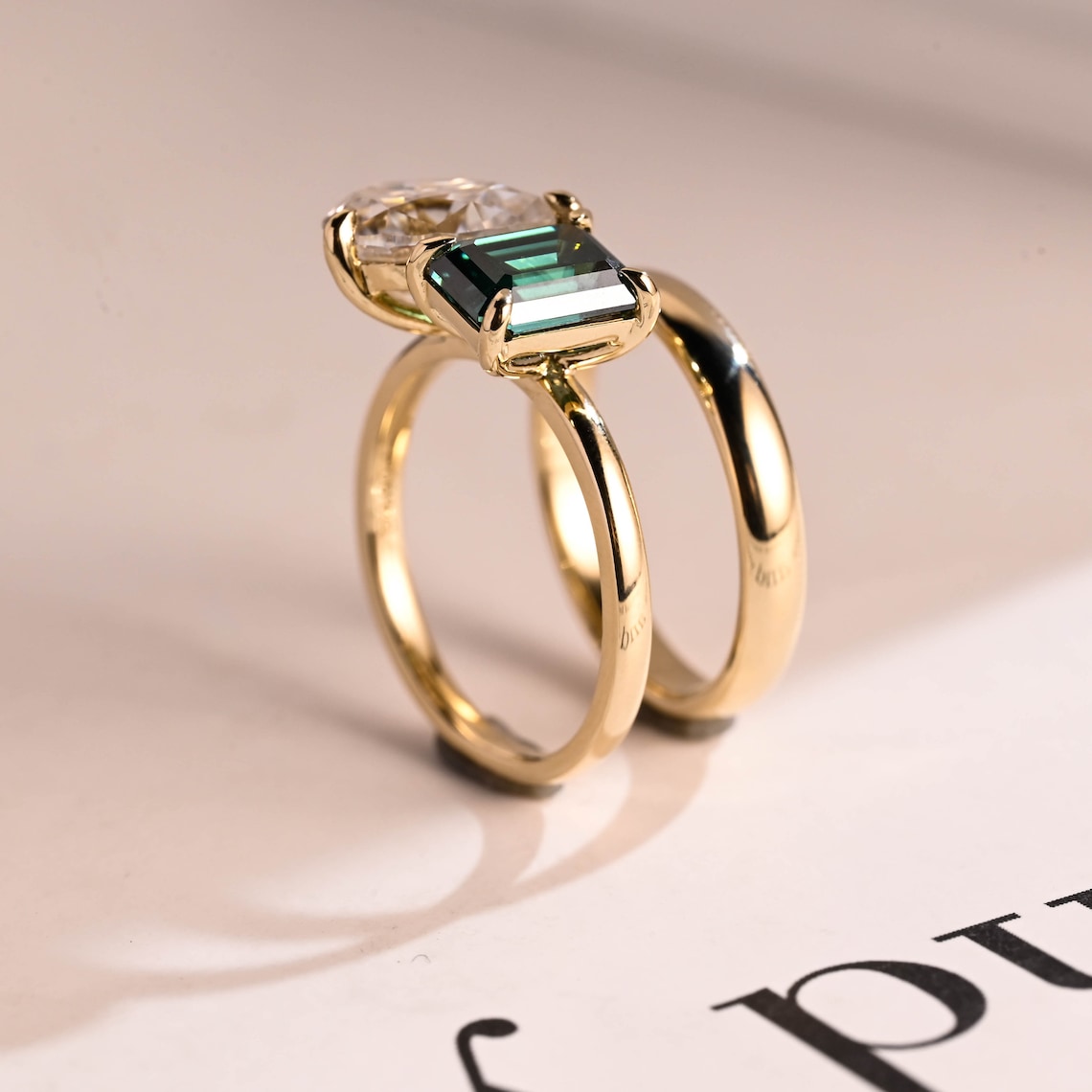 Simple solitaire matching band