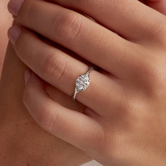 Round cut lab grown diamond